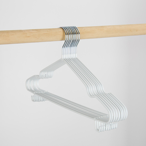 Оптовые цветные нескользящие вешалки для одежды из пластика, изготовленные методом литья под давлением, с крючками для экономии места в гостиной - Product Image 6