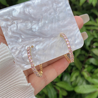 Boucles d'oreilles à la mode en zircon plaqué or 18 carats dans divers styles pour un usage quotidien, des cadeaux élégants et rétro