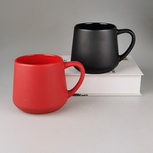 <span class=keywords><strong>Tasse</strong></span> <span class=keywords><strong>à</strong></span> thé en grès noir 12oz personnalisé <span class=keywords><strong>tasse</strong></span> <span class=keywords><strong>à</strong></span> café en céramique émaillée rouge avec logo - Product Image 1