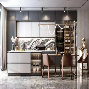 <span class=keywords><strong>Cuisine</strong></span> élégante et minimaliste BALOM, blanche, avec vitrine à verres à vin, crédence en carreaux noirs, ameublement de <span class=keywords><strong>cuisine</strong></span> résidentiel. - Product Image 6