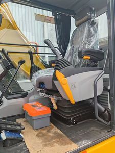 Excavatrice sur chenilles Liugong 910F jaune, équipement de construction lourd - Product Image 3