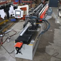 Machine de formage de profilés pour la fabrication de montants en acier pour cloisons sèches