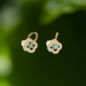 Pendientes de Moda con Diseño de Flor Blanca y Turquesa en el Centro, Acero Inoxidable 316L con Baño de Oro PVD, Resistentes y Sostenibles - Product Image 3