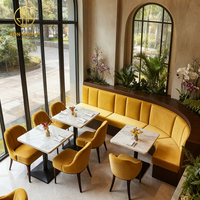 Ensemble de mobilier Ron Group : Banquette en velours élégante pour hôtel et restaurant, table carrée en marbre, chaises rembourrées