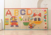 Jeu mural interactif Montessori en bois avec piquets, panneau mural d'activités sensorielles, jeux éducatifs pour aire de jeux intérieure