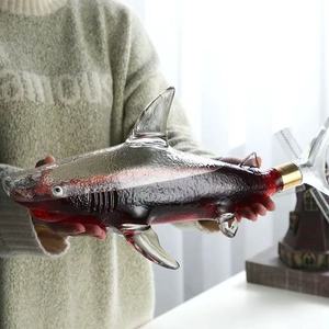 Carafe à liqueur en verre transparent en forme de requin de 1000 ml, ensemble de carafe à vin et à whisky avec 4 verres pour la vodka, le <span class=keywords><strong>scotch</strong></span>, le <span class=keywords><strong>bourbon</strong></span> - Product Image 5