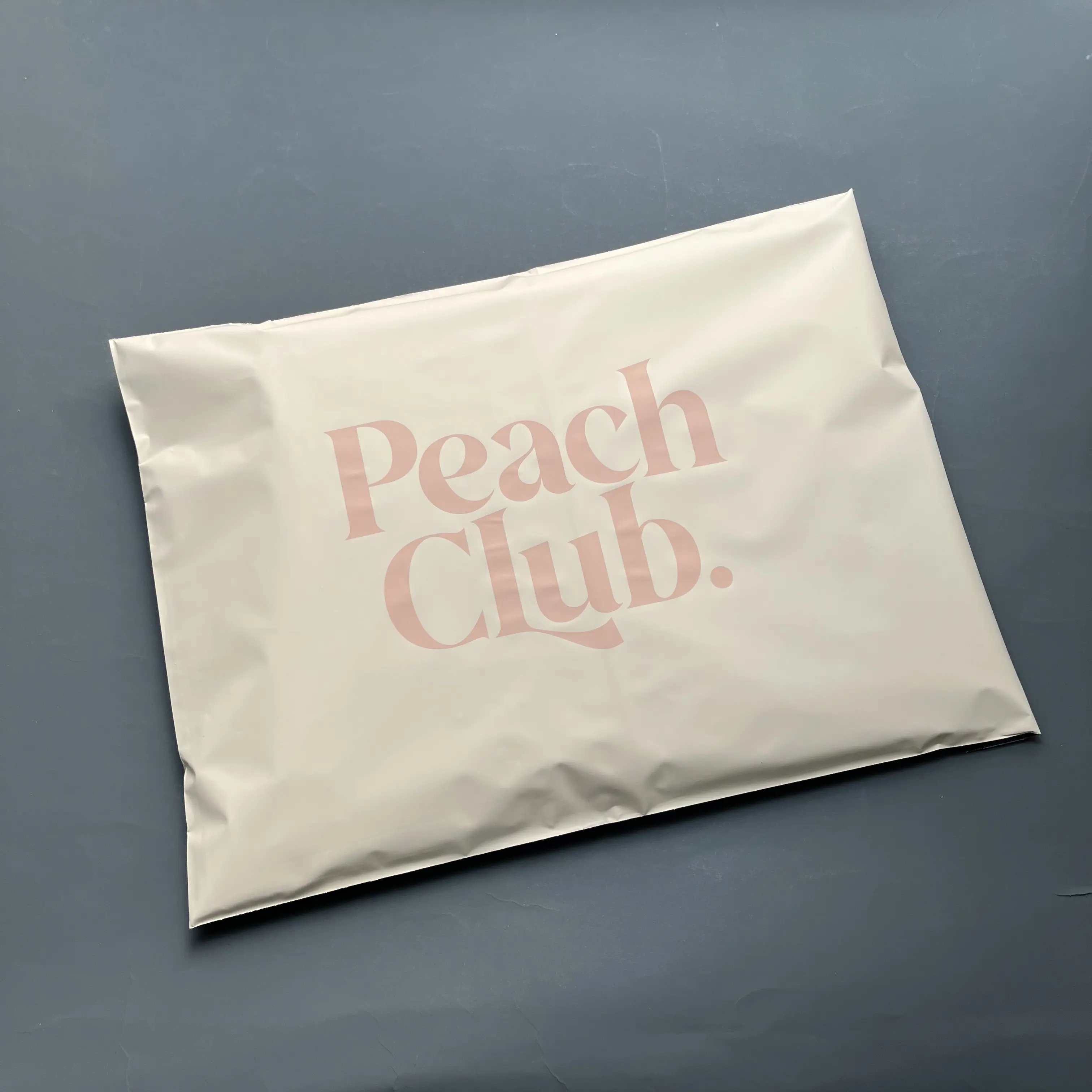 Eco-Vriendelijke Biologisch Afbreekbare Groothandel Hoge Kwaliteit Matte Peaccustom Poly Gedrukt Mailers Plastic Verpakking Verzendzak