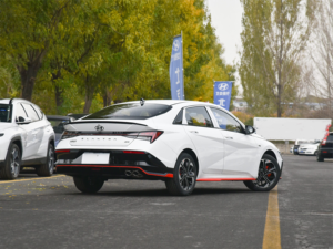 2023 Elantra N Line Sedan Sporty alami mesin aspirasi otomatis R16 ban Gas/bensin baru Styling berani Interior kiri gelap - Product Image 4