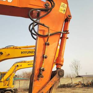 Excavatrice sur pneus Doosan DH150w-7 de 15 tonnes, peinture d'origine, moteur d'origine. - Product Image 6
