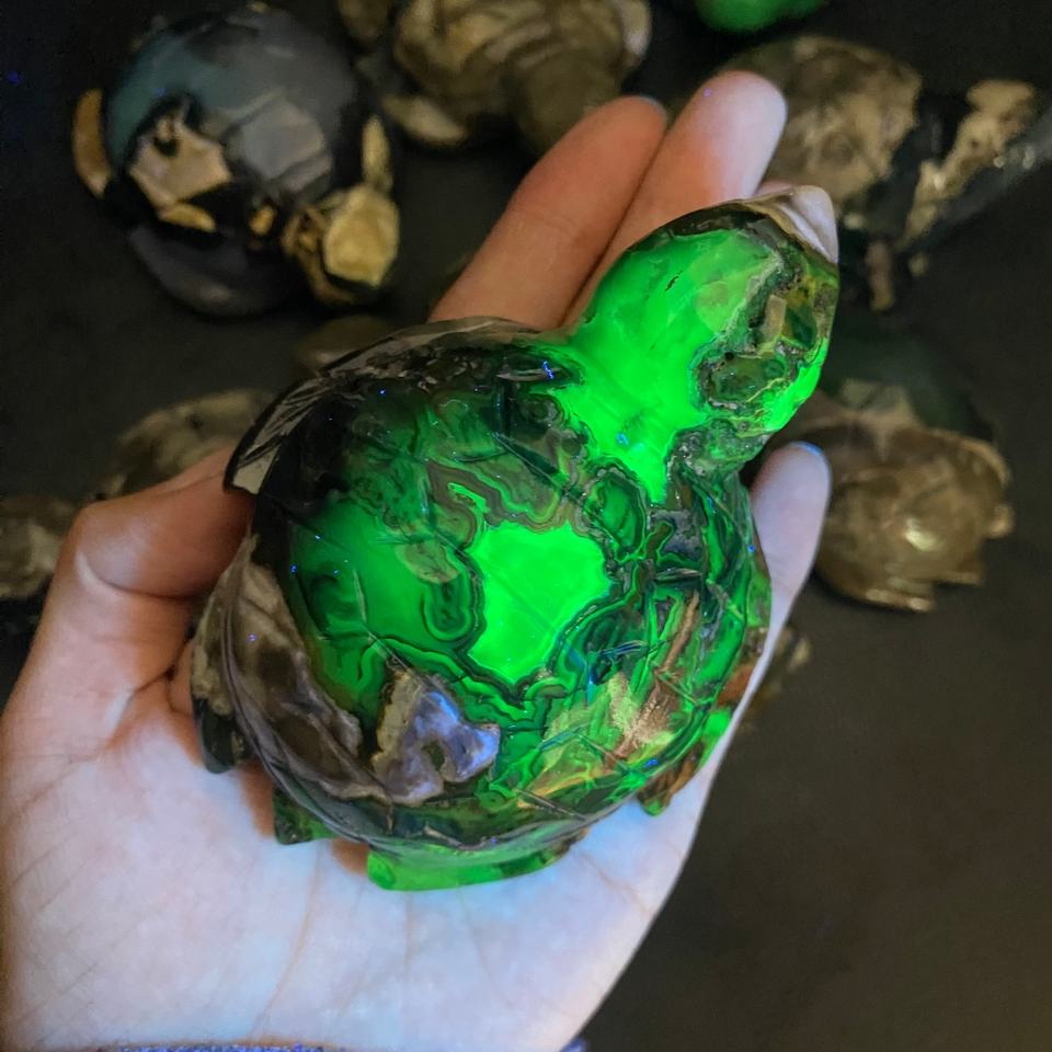 Wholesale Price Natural Crystal Animal Carving with UV Reaction ...