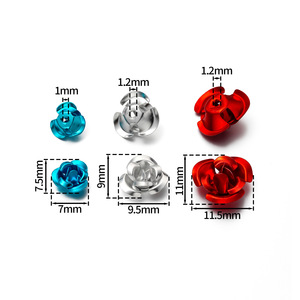 Pendentif en aluminium en forme de rose, petit design floral coloré, accessoire de bijouterie DIY pour bracelet, collier, ornement - Product Image 2