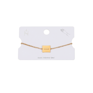 Bracelet manchette unisexe en acier inoxydable plaqué or Angelina avec pendentif lettre I – Bijou tendance, idée cadeau - Product Image 4