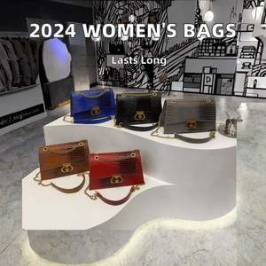 Bolso bandolera clásico para mujer 2025, modelo pequeño, elegante y sencillo, de piel sintética con correa y estampado. - Product Image 2