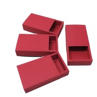 Boîte à tiroir pour carte rouge en papier de spécialité personnalisé Boîte à bonbons pliable en paquet rouge de mariage pour invitation à cravate en soie