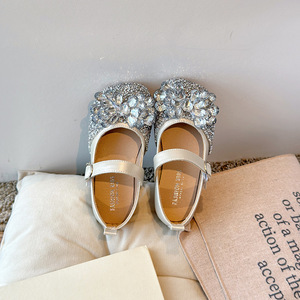 Chaussures de princesse en PU à semelle souple et strass pour bébés et enfants, idéales pour les fêtes d'anniversaire - Vente en gros - Product Image 6