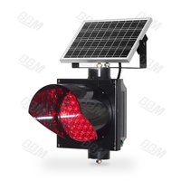 Lampu Indikator Sinyal Lalu Lintas LED Merah Profesional 200mm Tenaga Surya dan Listrik untuk Dermaga Pemuatan