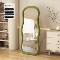 Miroir sur pied pleine longueur design vague moderne avec cadre en bois et loupe, pour chambre à coucher, fixation murale