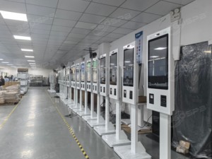 Kiosco de Autoservicio de 32 Pulgadas con Pantalla Táctil, Impresora de Recibos, Código QR, Pago NFC, Uso en Centros Comerciales, Soporte de Animación - Product Image 2