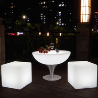 Tabourets cubes lumineux sans fil, chaises de bar LED modernes en plastique pour la maison, l'extérieur, l'hôtel, la salle à manger, le salon, le centre commercial, l'école, l'atelier