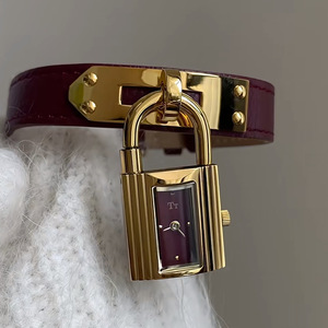 <span class=keywords><strong>Orologio</strong></span> al Quarzo Vintage <span class=keywords><strong>con</strong></span> Quadrante Unico e Alla Moda a Forma di Lucchetto, <span class=keywords><strong>Cinturino</strong></span> in <span class=keywords><strong>Pelle</strong></span> per Donne, Stile di Lusso Discreto - Product Image 1