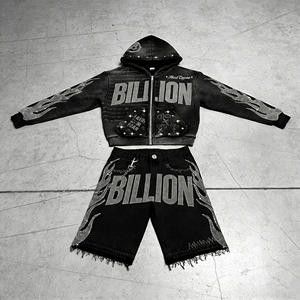 Ensemble Sur-Mesure Sweat à Capuche Délavé et Short, Tenue de Sport Streetwear Coupe Courte Dégraissée, Survêtement à Strass Effet Vieilli avec Sweat à Capuche Zippé et Pantalon de Survêtement - Product Image 1