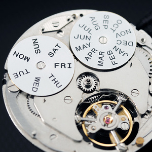 Mouvement mécanique automatique développé par le fabricant avec mécanisme de ressort d'équilibre Date 24 heures Calendrier mensuel hebdomadaire - Product Image 3