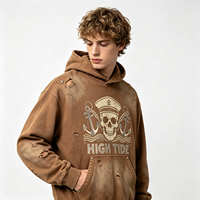 Sweat-shirt à capuche épais délavé style vintage avec imprimé graphique Crâne Capitaine, marron, effet vieilli et pulvérisé, streetwear