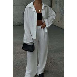 Pantalones de Traje Blancos Elegantes para Mujer - Product Image 4