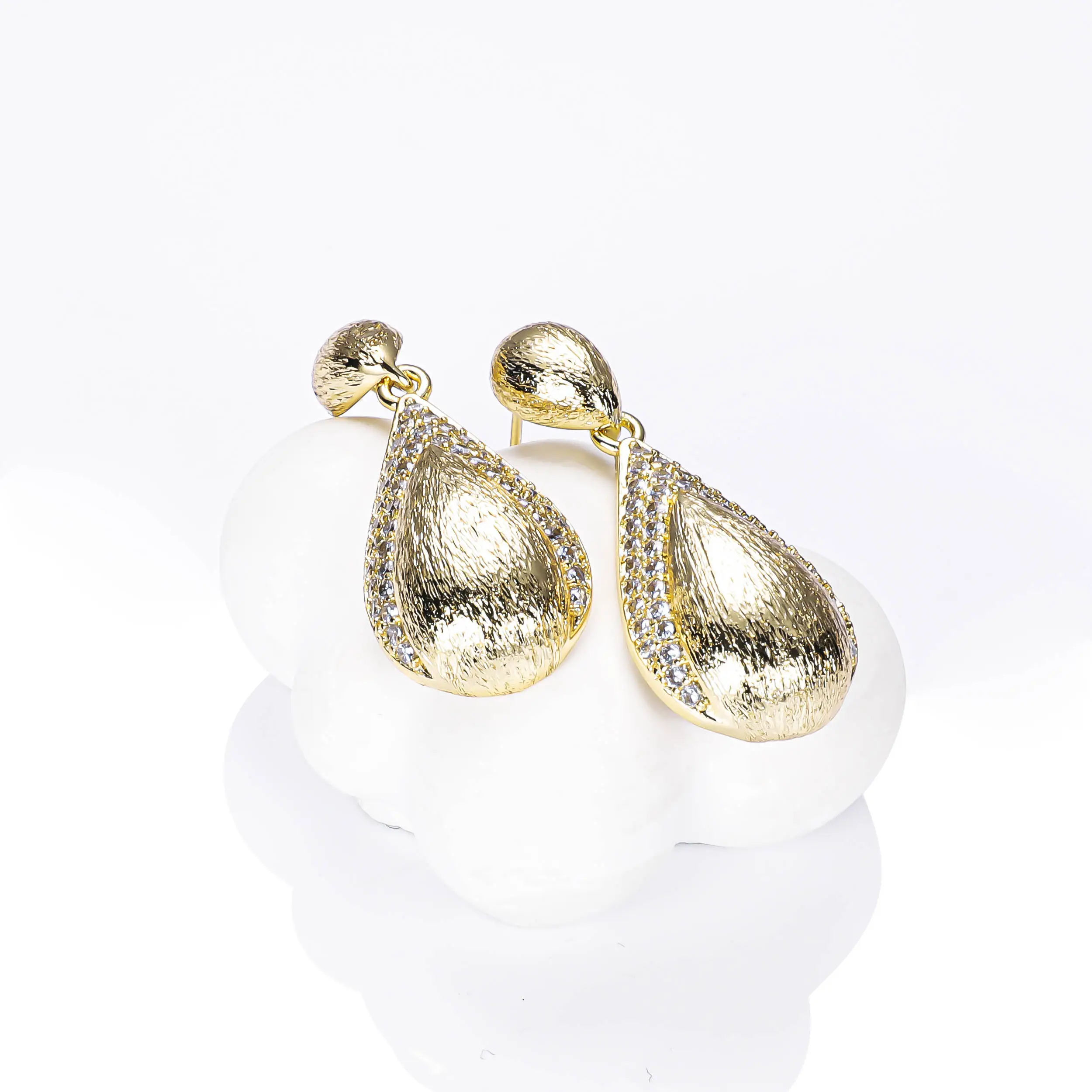 CM fashion jeweler 14k gold plated jewelry stud earring Retro Italian Bulino Long water drop party zircon earrings for women