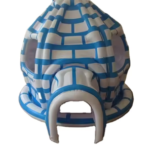 Ballon gonflable d'extérieur imperméable au design irrégulier, idéal pour la détente et les conversations décontractées en petits espaces, disponible à la location - Product Image 1