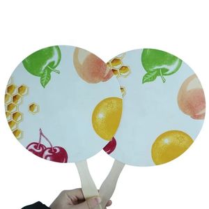 Ventilador de papel de mano de forma personalizada con mango de madera para regalos promocionales y de negocios - Product Image 2