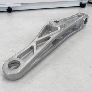 Fabricant d'éléments de suspension en aluminium forgé sur mesure selon dessin OEM pour les pièces automobiles et les véhicules tout-terrain - Product Image 4
