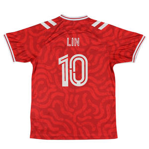Camiseta de Fútbol Personalizada con Diseño Rojo Estampado y Detalles Blancos, 100% Poliéster, Manga Corta, Transpirable y de Secado Rápido - Product Image 2