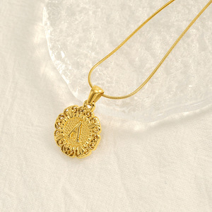 สร้อยคอจี้ตัวอักษร ABC ชุบทองคำแท้ CAIOOCHE สร้อยคอจี้ชื่อสแตนเลสคุณภาพดี เครื่องประดับแฟชั่นสำหรับผู้หญิง - Product Image 4