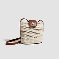 Sac bandoulière mini en PU tressé pour femme avec cordon de serrage, style plage, pour vacances d'été, décontracté et tendance, pochette pour téléphone