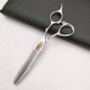 กรรไกรตัดผมมืออาชีพซูโจว 6.0 นิ้ว สแตนเลส 440C สำหรับคนถนัดขวา กรรไกรซอยผมสำหรับร้านเสริมสวย - Product Image 4