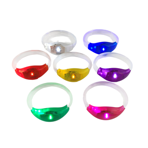 Bracelet en silicone LED activé par le son avec logo personnalisé, bracelet LED activé par le mouvement pour concert - Product Image 1