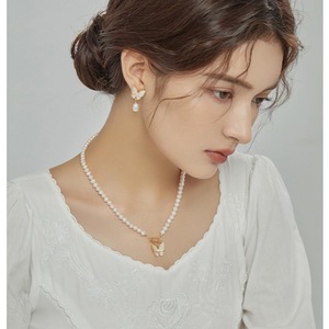 Collier en perles d'eau douce naturelles papillon français pour femmes, design tendance, coquille de niche, long, automne hiver, pull, diamant - Product Image 2