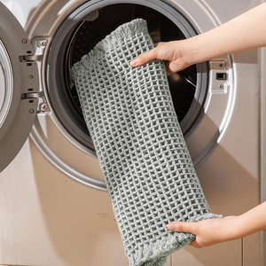 FIGOO - Tapis de bain moderne en gros, design gaufré à pompons, antidérapant, absorbant l'eau, tressé, doux et moelleux pour la douche et la salle de bain - Product Image 2