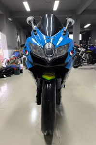 Suzuki GSX750 750CC Supersport haute performance, refroidissement liquide 4 cylindres, conception haut de gamme, pour la conduite sur route et sur circuit - Product Image 2