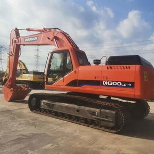 รถขุดขนาดใหญ่ 30 ตัน มือสอง ยี่ห้อ Doosan รุ่น DH300-7 พร้อมบุ้งกี๋ขนาดใหญ่ รถขุด Doosan DH300 DH300-7 มือสอง ราคาถูก - Product Image 4