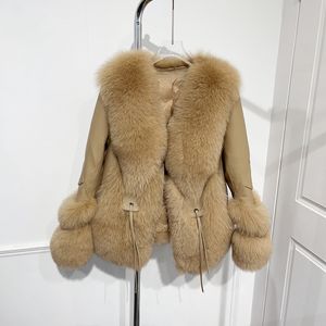 Giacca Invernale Calda e Spessa di Grande Successo, Nuovo Piumino di Lusso alla Moda in Vera Pelle di Pecora con Pelliccia di Volpe da Donna - Product Image 3