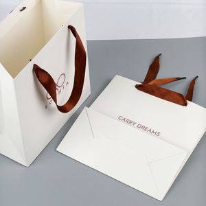 Bolsas de Embalaje Especiales de Papel Kraft Reciclable con Logotipo Personalizado, Asa de Cinta, Impresión UV y Serigrafía para Joyería - Product Image 3