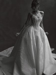 Abito da sposa Ruolai HL740 di lusso con scollo a V, senza maniche, a balze, con vita basca e perle - Product Image 3