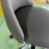 Chaise de bureau pivotante moderne avec dossier en tissu et hauteur réglable