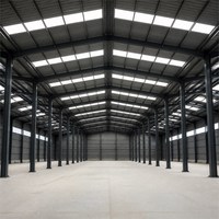 Entrepôt logistique préfabriqué en structure métallique à grande portée, hangar de stockage métallique
