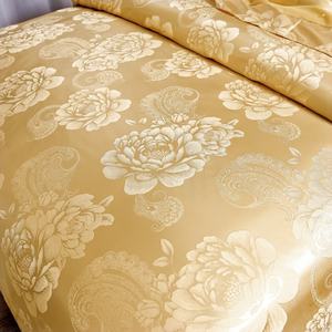 ชุดเครื่องนอนผ้าแจ็กการ์ดยุโรปสำหรับงานแต่งงานแบบข้ามพรมแดนชุดสามชิ้น100% โพลีเอสเตอร์ทุกฤดู - Product Image 3