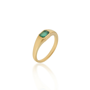 Anillo de sello de oro amarillo con corte esmeralda, elegante anillo de sello con una piedra central única en un tono verde vibrante. - Product Image 4