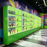Armoire d'affichage LED moderne sur mesure, directement de l'usine |   Présentoir multifonctionnel et écologique pour les magasins de poupées et les boutiques
