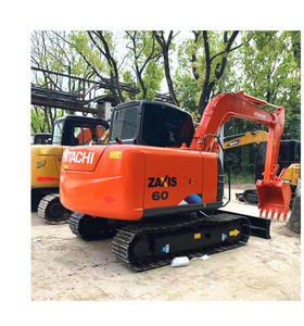 Excavatrice compacte d'occasion Hitachi ZX60 à faible nombre d'heures de fonctionnement, économique et largement utilisée dans les projets agricoles - Product Image 2